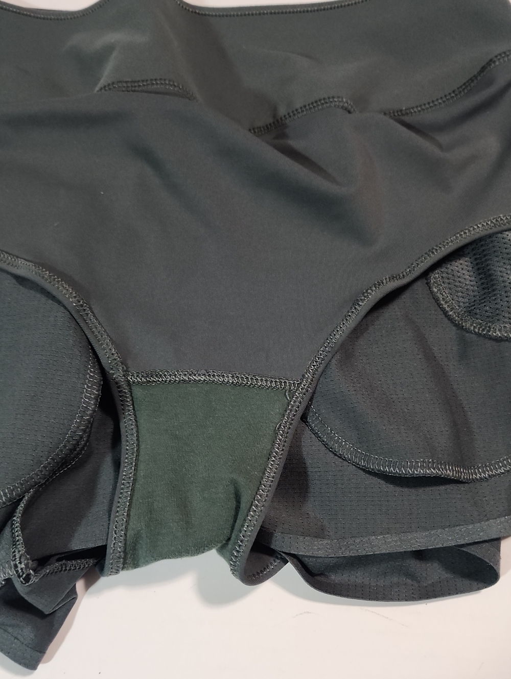 UNI QLO Ultra Stretch Active Running Shorts DARK GREEN - Picture 8 of 8
